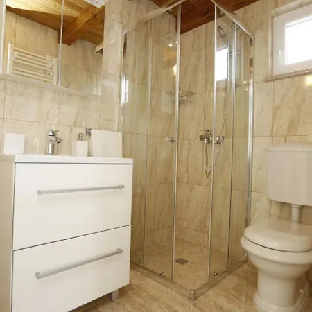 House Ivan סופטאר