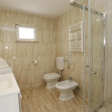 House Ivan Supetar
